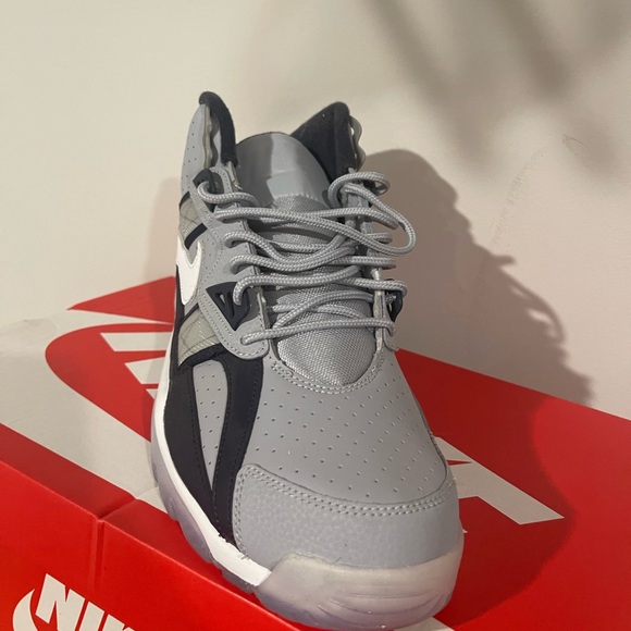 Nike trainers - Picture 2 of 4